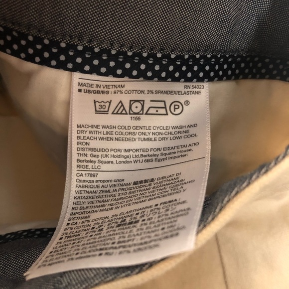 Banana Republic- Hampton Fit Shorts - Picture 7 of 8